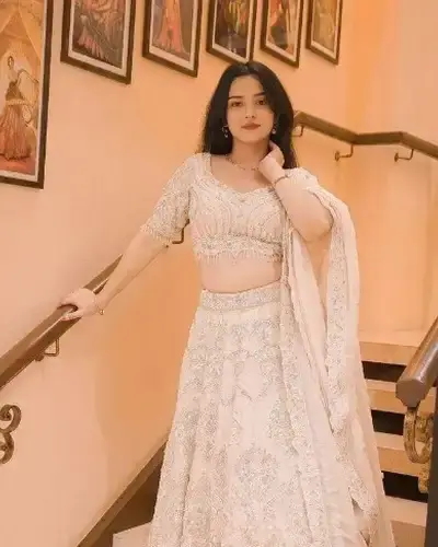 Escort Khatima